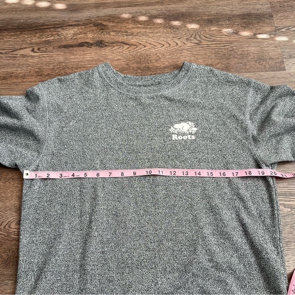 Roots Small Grey Crewneck Sweatshirt Cozy Pullover Beaver Logo Casual Athleisure - Picture 7 of 8